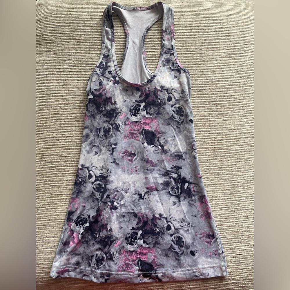 Size 2 lululemon tank top